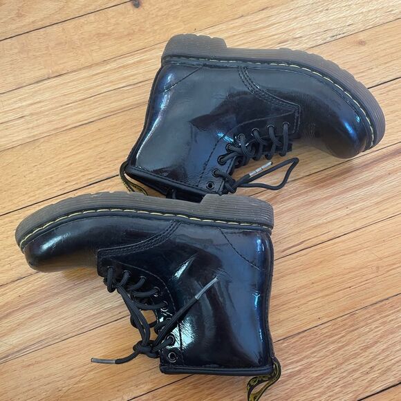 Dr. Marten Shiny Boots size 10 - Picture 7 of 12